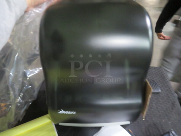 One Array Paper Towel Dispenser. - Image 1 of 1