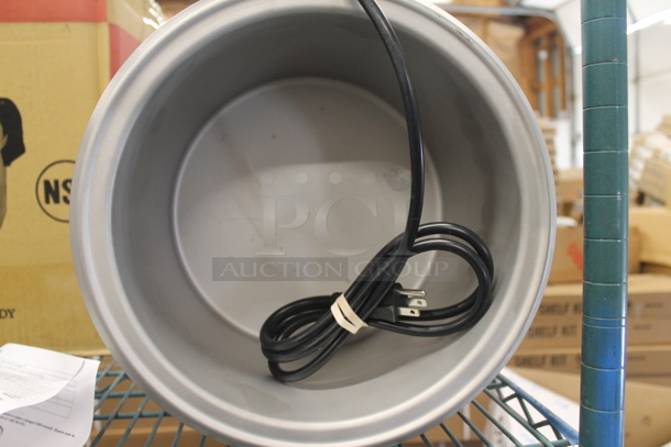 BRAND NEW SCRATCH AND DENT! Nemco 6101A Commercial Stainless Steel Countertop 11 Quart Round Soup Warmer. 120V. Tested And Working!  - Image 4 of 6