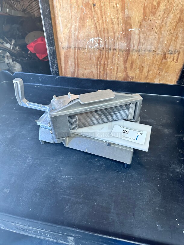 Clean! Choice Easy Tomato Hand  Slicer NSF - Image 1 of 6