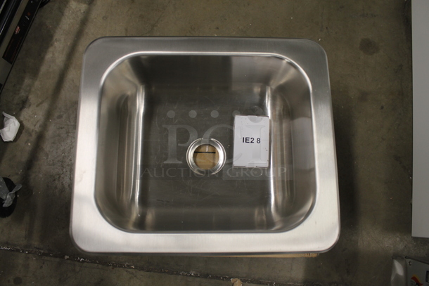 BRAND NEW SCRATCH AND DENT! Regency 600DIS1316 Stainless STeel Commercial Single Bay Drop In Sink.  - Image 2 of 5