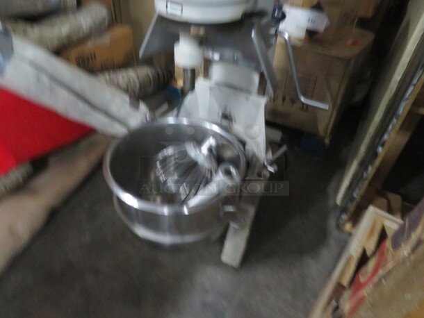One Centaur 30 Quart Stand Mixer With Bowl Whip And Paddle. #MAC30. 115 Volt. 20X25X43 - Image 4 of 4