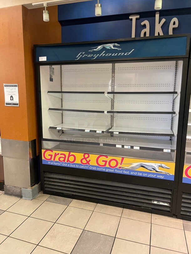 2020! True TAC-72-LD Commercial Grab and Go Merchandiser with 3 Shelves 220 Volt 1 Phase Tested and Working! 72x32x81 - Image 3 of 10