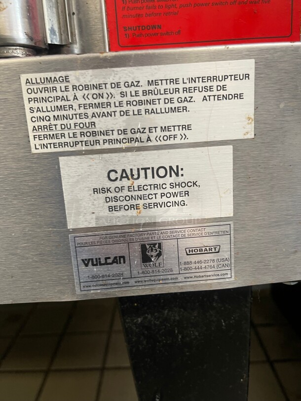 Late Model! Vulcan VC4GD Commercial Single Full Size Natural Gas Convection Oven - 50,000 BTU One Stand With 5 Shelves NSF Tested and Working! - Image 6 of 11