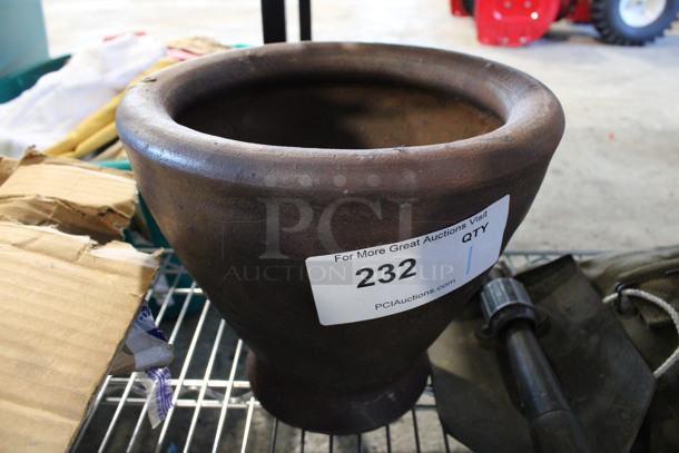 Potting Vase. 10x10x9