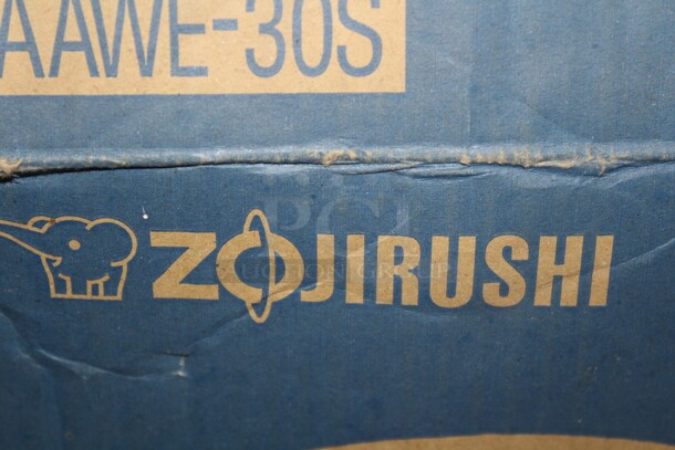 NEW IN BOX! Zojirushi Model AAWE-30S Air Pot.  - Image 3 of 3