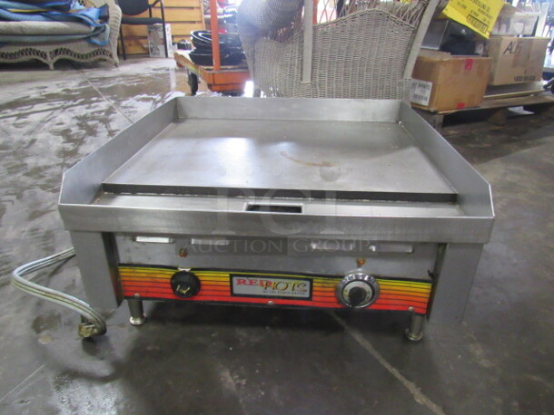 One Red Hots 24 Inch Electric Griddle. 25X24X13 - Image 1 of 2