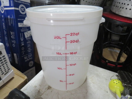 One 22 Quart Food Storage Container With Lid.