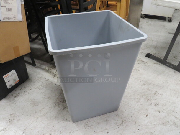 One Rubbermaid 35 Gallon Trash Can. #3958. 19.5X19.5X28. $141.39 - Image 1 of 1
