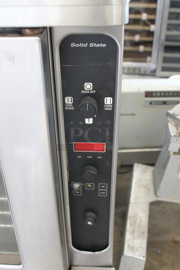 Blodgett Stainless Steel Commercial Natural Gas Powered Full Size Convection Oven w/ View Through Doors and Metal Oven Racks. - Image 2 of 7