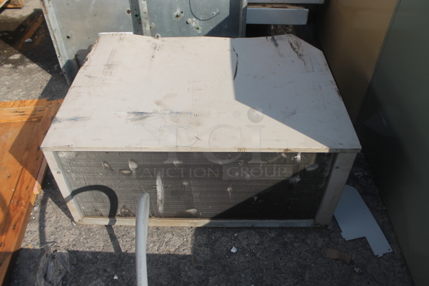Tafco 12'x14' Walk In Cooler Box w/ Metal Compressor and Climate Control LSF090BEWMC6K 208-230 Volt, 1 Phase Evaporator Fan. Does Not Have Floor. Picture of the Unit Before Removal Is Included In the Listing. Information Provided By The Consignor But Not Verified By PCI Auctions. - Image 8 of 8