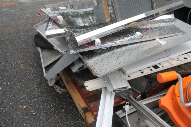 ALL ONE MONEY! PALLET LOT of Various Metal Panels! - Image 3 of 4