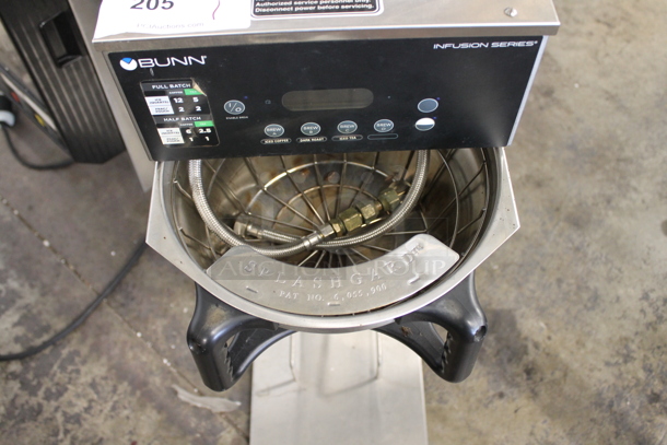 2019 Bunn IC3-DBC Stainless Steel Commercial Countertop Iced Tea Machine w/ Metal Brew Basket. 120/208 Volts, 1 Phase.  - Image 3 of 5