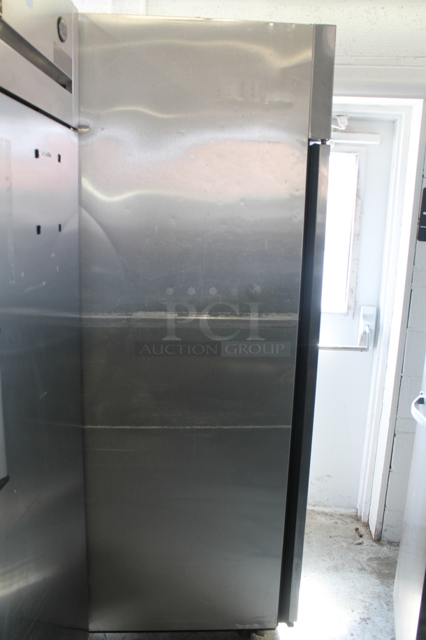 2015 True TG1R-1S ENERGY STAR Stainless Steel Single Door Reach In Cooler w/ Poly Coated Racks on Commercial Casters. 115 Volts, 1 Phase. Tested and Working! - Image 6 of 6