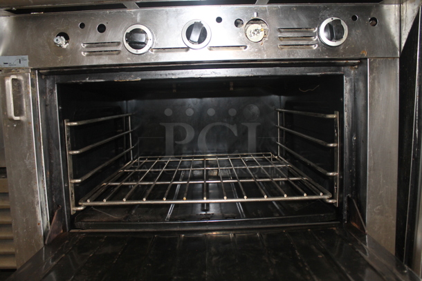 Garland M47R Stainless Steel Commercial Natural Gas Powered Flat Top Griddle w/ Oven, Over Shelf and Back Splash. - Image 7 of 9