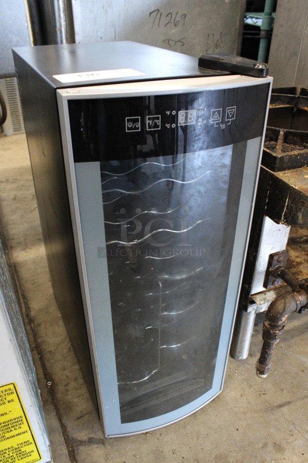 Avanti Model EWC1201 Metal Mini Wine Chiller Merchandiser. 115 Volts, 1 Phase. 10x20x25. Tested and Working! - Image 3 of 5