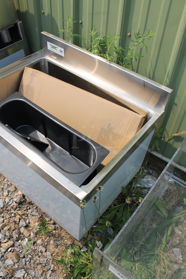 BRAND NEW SCRATCH AND DENT! Regency 600IB1824CP Commercial Stainless Steel Underbar Ice Bin With 7 Circuit Post-Mix Cold Plate, Bottle Holders And Legs. - Image 6 of 6