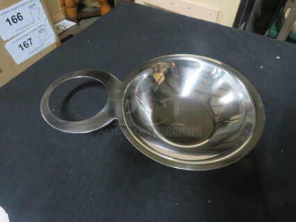 NEW Stainless Steel Handle Bowl. 9XBID