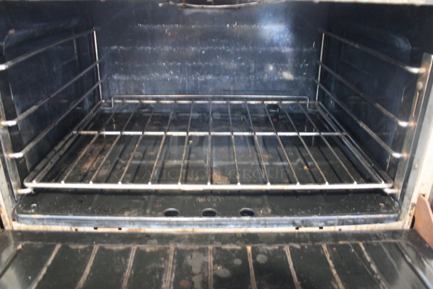 US Range PX-24G-4-26 Stainless Steel Commercial Natural Gas Powered 4 Burner Range w/ Right Side Flat Top Griddle, Oven and Back Splash on Commercial Casters. - Image 6 of 8