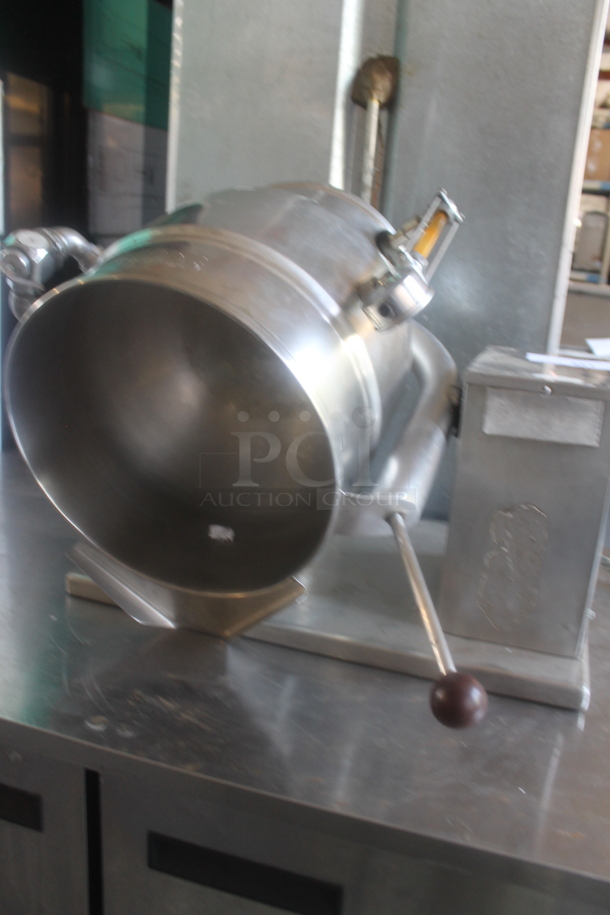 Groen Stainless Steel Commercial Countertop Electric Powered Tilting Steam Kettle. 250 Volts, 1 Phase. - Image 6 of 9