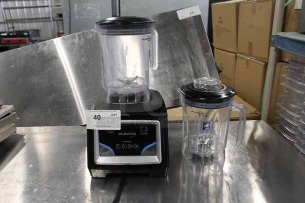 AvaMix 928BX1100K Metal Commercial Countertop Blender w/ 2 Pitchers. 120 Volts, 1 Phase. Tested and Working!