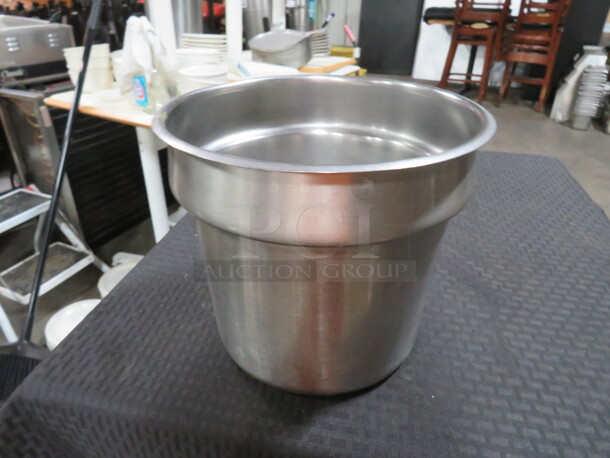 One Vollrath Stainless Steel Vegetable Inset. #7818. - Image 1 of 1