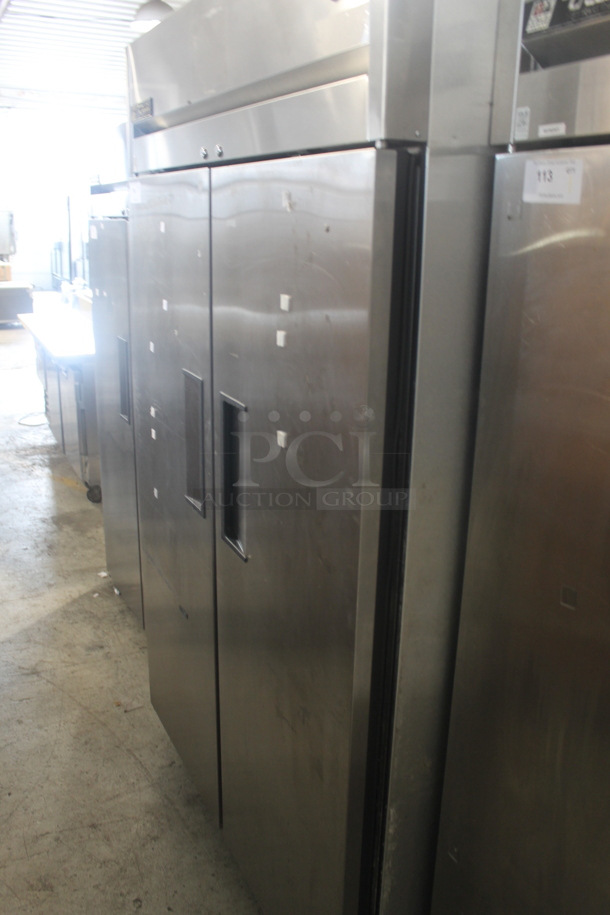 2015 True TG2R-2S Commercial Stainless Steel Two Door Reach In Cooler With Polycoated Racks  115V, 1 Phase. Tested and Working! - Image 3 of 6
