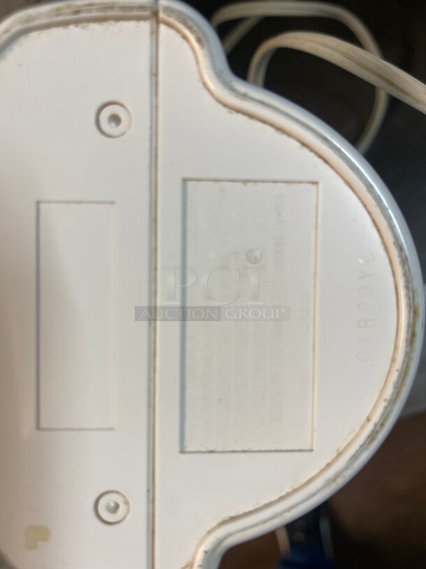 Working! Hamilton Beach Extra-Tall Electric Can Opener 115 Volt Tested and Working! - Image 5 of 5