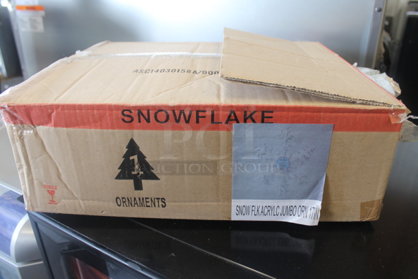 ALL ONE MONEY! Lot of Decorative Snowflakes - Image 5 of 5