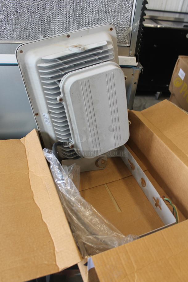 Metal LED Flood Light. - Image 4 of 5