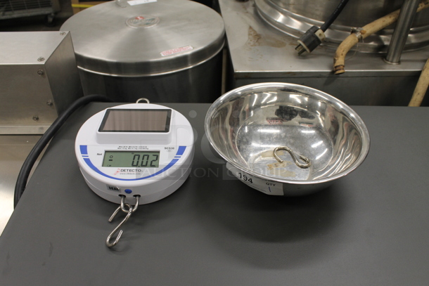 Detecto SCS30 30 Pound Scale w/ Metal Hanging Bowl. Tested and Working!