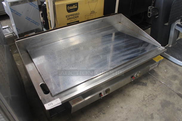 Keating Miraclean 483FLD Stainless Steel Commercial Natural Gas Powered Chrome Top Flat Top Griddle.  - Image 2 of 8