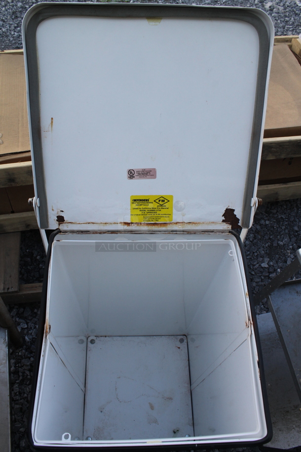 Rubbermaid Metal Trash Can. - Image 3 of 3