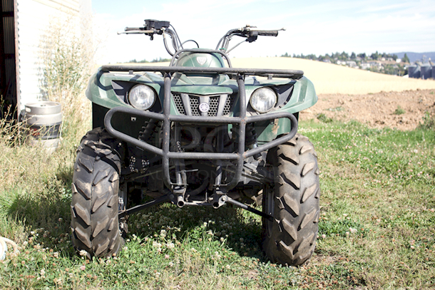 Yamaha Ultramatic Grizzly ATV, 2x4, With Steel Cargo Racks. RUNS & DRIVES GREAT!!! Check out the video our Facebook Page: PCI Auctions West Coast - Image 4 of 9