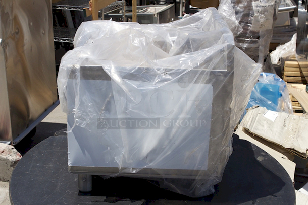 BRAND NEW SCRATCH & DENT! Regency 18" x 24" Underbar Ice Bin with 7 Circuit Post-Mix Cold Plate and Bottle Holders - 51 lb. 24x18-1/2x33 Back Right Leg Is Damaged.  - Image 3 of 10