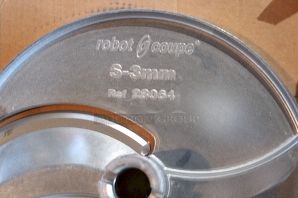 DOUBLE DOWN! New In The Box (1) Robot Coupe CL30 Series 27086 1/8" Slicing Disc & (1) CL Series 28064 3 mm Slicing Disc. 2x Your Bid - Image 6 of 8