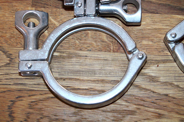 NEW-NEVER USED Glacier Tanks 2-1/2” Single Hinge, Sanitary Clamps 3x Your Bid - Image 2 of 4