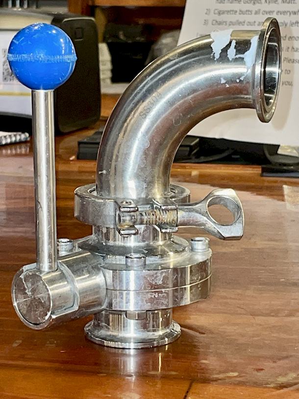 OUTSTANDING!! 4-Piece Brewery Equipment With Tri-Clamp Fittings – Butterfly Valve, Butterfly Valve With 90* Fitting, 2 Different Styles of Sight Glasses. 4x Your Bid - Image 2 of 6