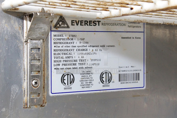 Everest Refrigeration ETBR2 47.5 Inch Two Section Back Mount Undercounter Refrigerator 14 Cubic Feet. Tested. In Proper Working Order.  - Image 4 of 5