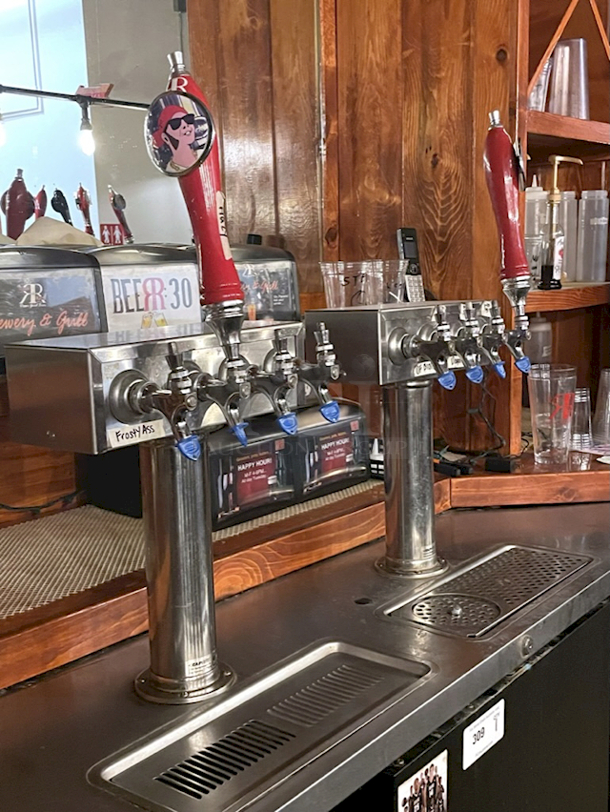 IN PERFECT WORKING ORDER! Beverage-Air DD94-1-B-144 (2) Four Tap Kegerator Beer Dispenser - Black, (5) 1/2 Keg Capacity - Image 3 of 4