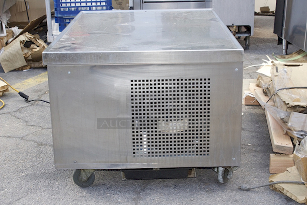 True TRCB-48 48" Chef Base w/ (2) Drawers - 115v. Tested. Turns On drops Down To Temp. - Image 5 of 7