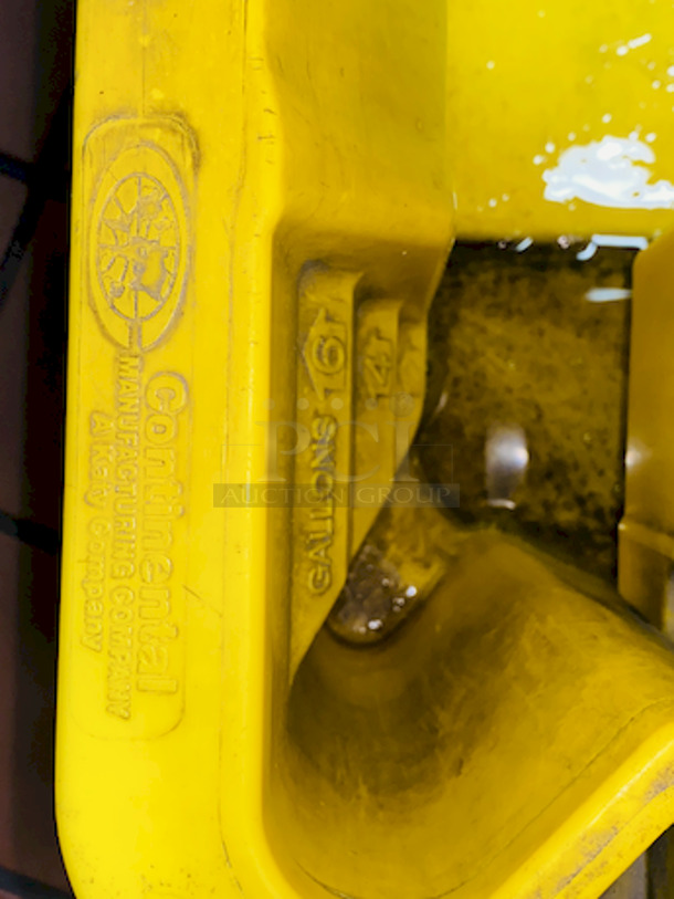 Rubber Maid 6 Gallon Mop Bucket on Commercial Casters.  - Image 6 of 7
