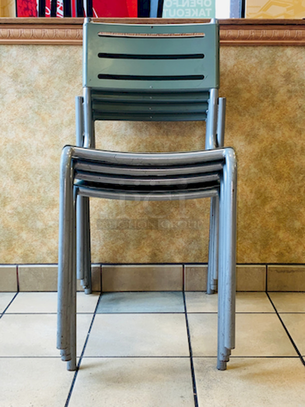 NICE! Group of 4 Outdoor Metal Chairs. 
19x23x34.

4x Your Bid.  - Image 3 of 5