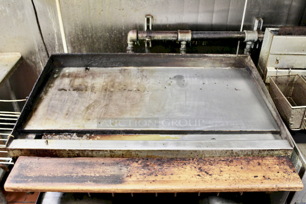  48" Snap Action Thermostatic Griddle, Natrual Gas, 120V. Plus Equipment Stand. In Working Order Until Restaurant Closed Due To Pandemic.  - Image 4 of 5