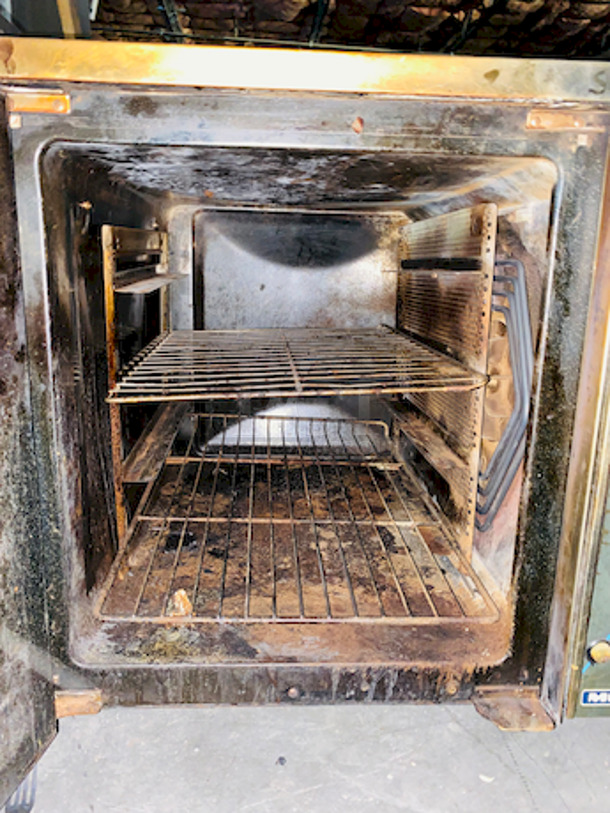 Moffat G32 Gas Full Size Convection Oven Dble Stack w/ Stationary Stand.

110/120 volts, Phases 1, Natural Gas.
29x32x71-1/4
Weight	578.00 lbs.
Width	28.88 in.
Depth	31.88 in.
Height	71.25 in.
 - Image 4 of 4