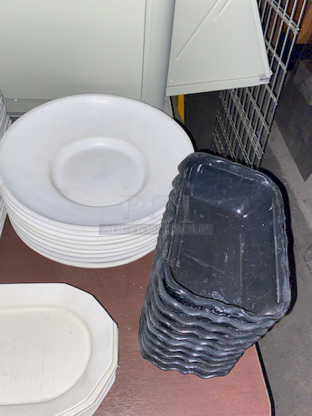 Table Full of High Quality Ceramic Platters, Includes Table Top and Bases. 

 - Image 6 of 6