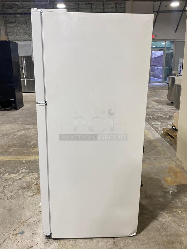 Insignia™ - 18 Cu. Ft. Top-Freezer Refrigerator with Handles - White

 - Image 2 of 6