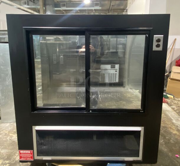 LaRond SCLB Series refrigerated display case
 - Image 6 of 6