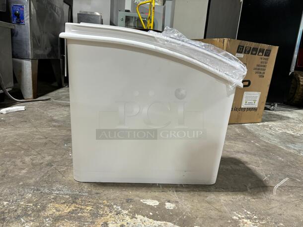 Brand New Prepline 27 gal Mobile Ingredient Storage Bin - 681 Cup Capacity with Sliding Lid
 - Image 1 of 6