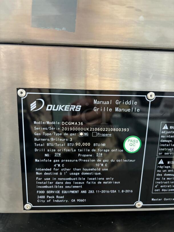 BRAND NEW DUKERS DCGMA36-NG 36"  Griddle with 3 Burner - Image 6 of 6