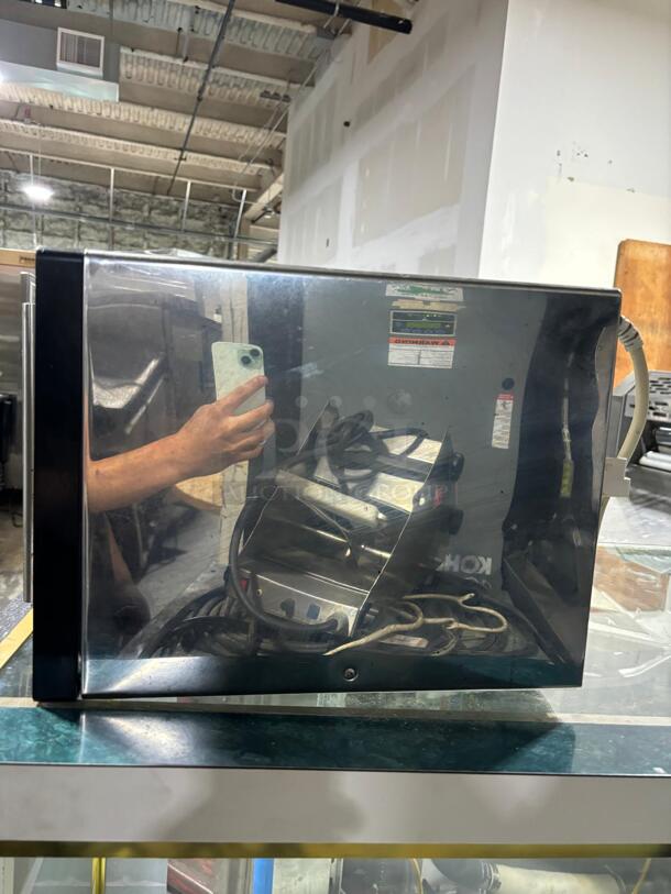 GALANZ countertop microwave - Image 2 of 4